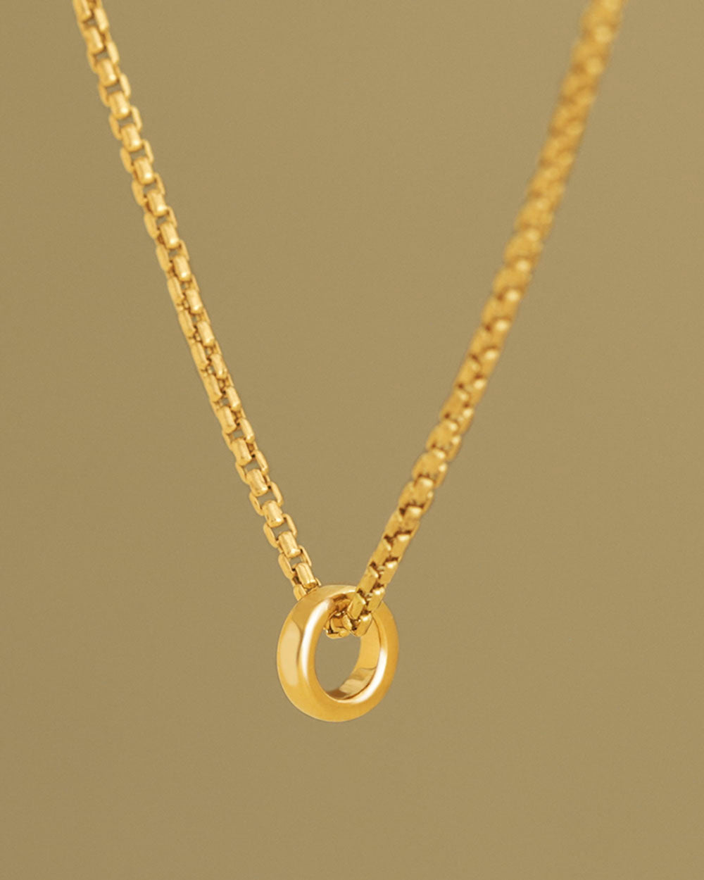 Baby Essential Bands by George Rings - 18K yellow gold miniature rings