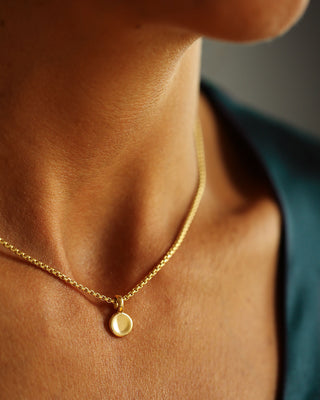 Button Pendant by George Rings solid 18K yellow gold circle pendant on round box chain