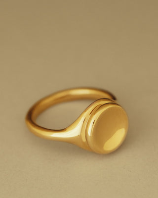 Button Ring Grand by George Rings. Solid 18K yellow gold signet style ring. Not hollow. 