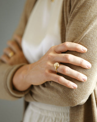 Button Ring Grand by George Rings. Solid 18K yellow gold signet style ring. Not hollow. 