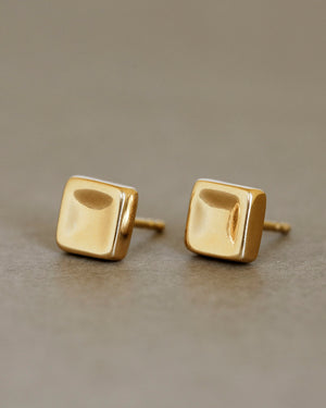 Pair of solid gold cube stud earrings. 18k solid yellow gold, by george rings