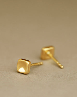 Pair of solid gold cube stud earrings. 18k solid yellow gold, by george rings