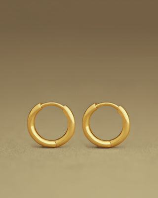pair of dominus hoops by george rings in solid 18k yellow gold - size medium