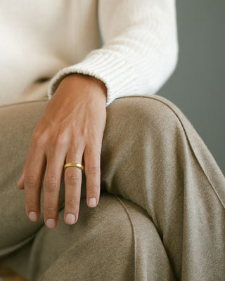 Essential Band by George Rings solid 18K yellow gold wedding ring simple heavy modern mens wedding band