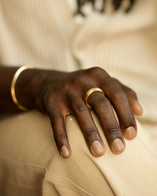Essential Grand Band by George Rings. Wedding ring cast in solid 18K yellow gold. Heavy mens wedding band.