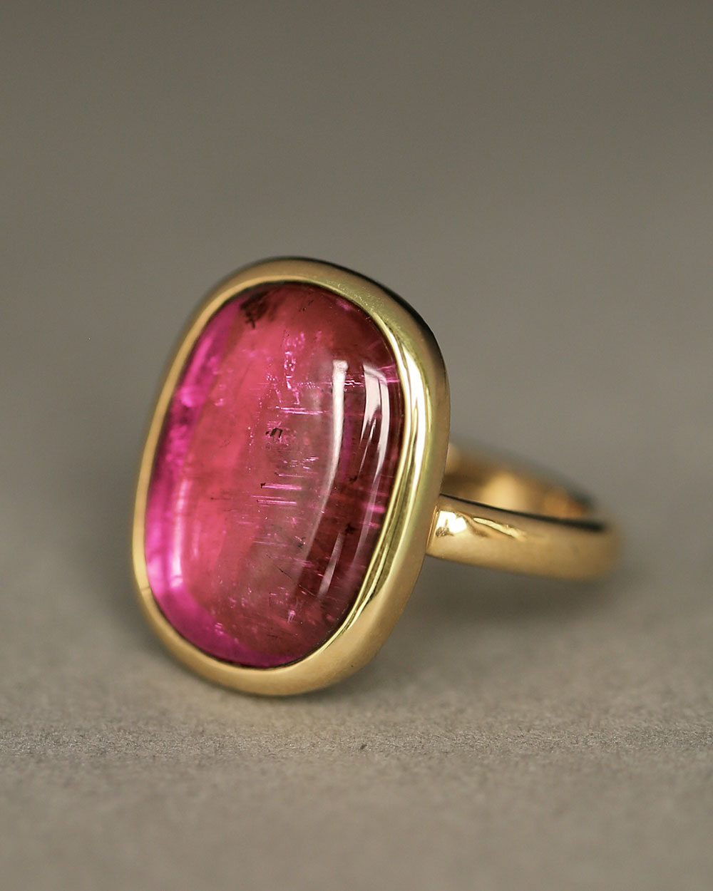 gioiello Estate Ring by George Rings pink Tourmaline Cabochon Cocktail ring oval solid 18k gold