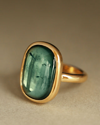 Lago di Como Estate Ring by George Rings Blue Green Tourmaline Cabochon Cocktail ring oval solid 18k gold