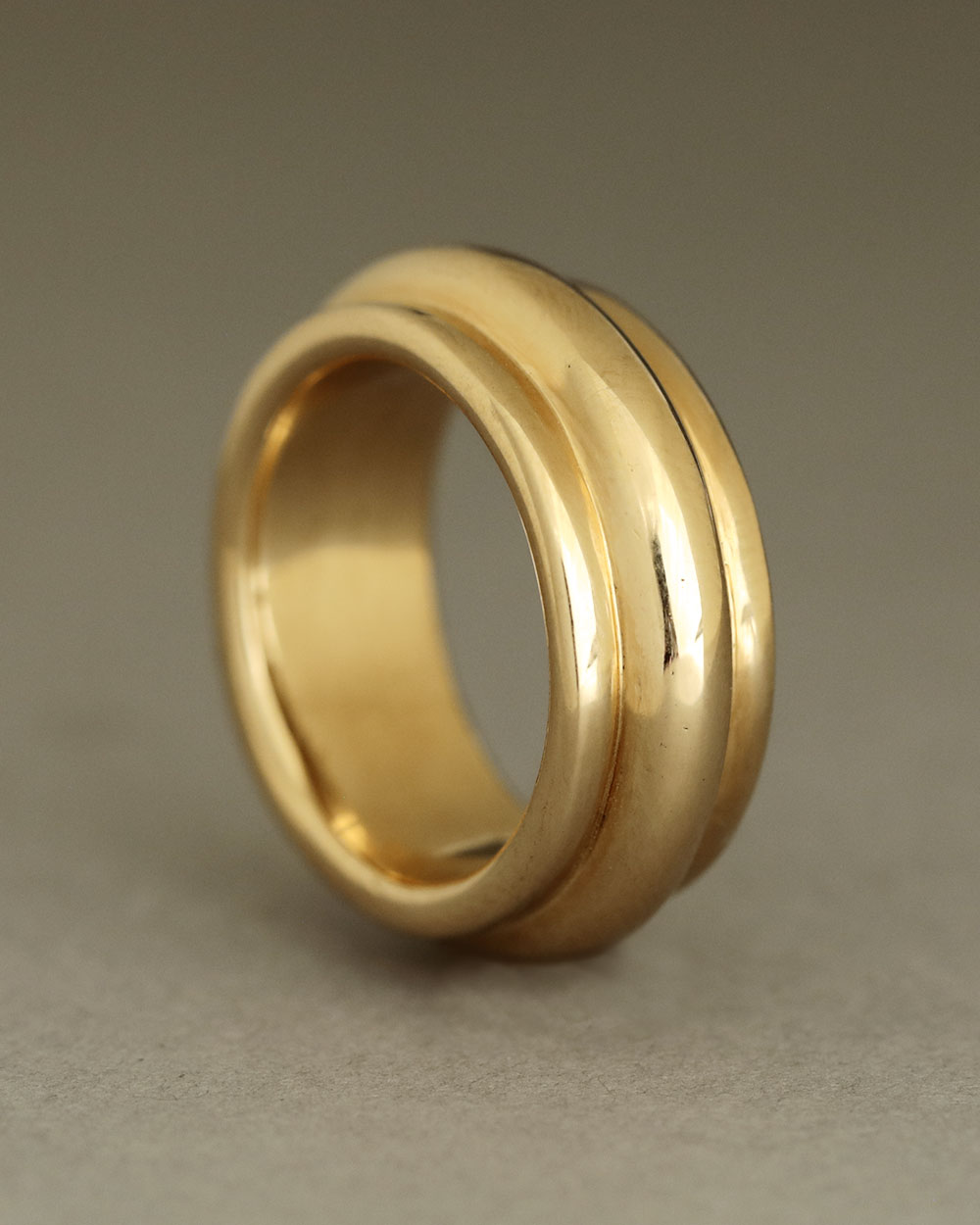 The Milano Wedding Band by George Rings - 18k yellow gold