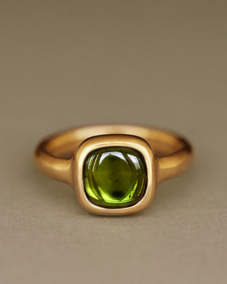 Sophia Ring by George Rings green tourmaline cushion cut cabochon solitaire ring in solid 18k gold