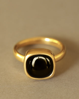 The Sovereign in black tourmaline cabochon by George Rings solid 18K yellow gold