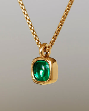 Dominus Pendant by George Rings - 18K Yellow Gold Circle Pendant Dominus Pendant and 24 Box Chain