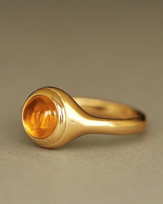 The Duchess in citrine cabochon solid 18k yellow gold solitaire ring by George Rings