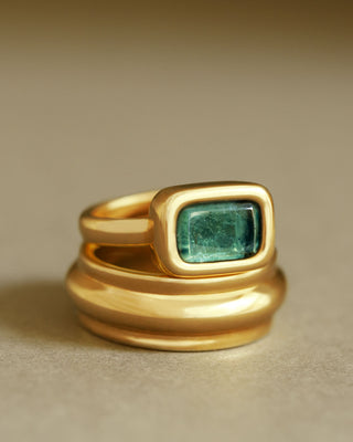 blue-green tourmaline solitaire ring in solid 18K yellow gold by george rings 