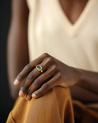 blue-green tourmaline solitaire ring in solid 18K yellow gold by george rings 