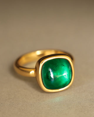 The Sovereign by George Rings emerald cabochon solitaire ring wedding engagement ring cast in solid 18k yellow gold