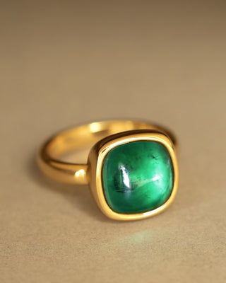 The Sovereign by George Rings emerald cabochon solitaire ring wedding engagement ring cast in solid 18k yellow gold