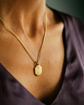Versailles Pendant by George Rings solid 18K yellow gold on round box chain